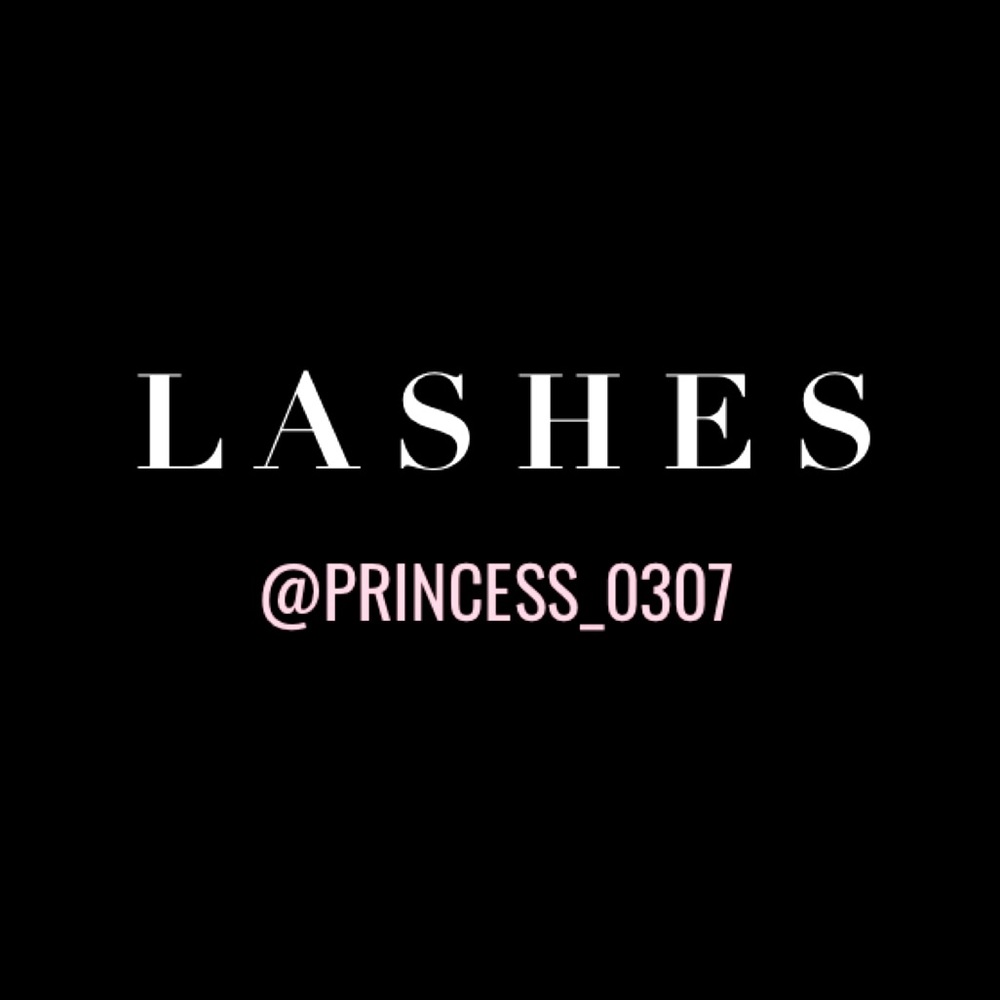 LASHES THIS WAY —>